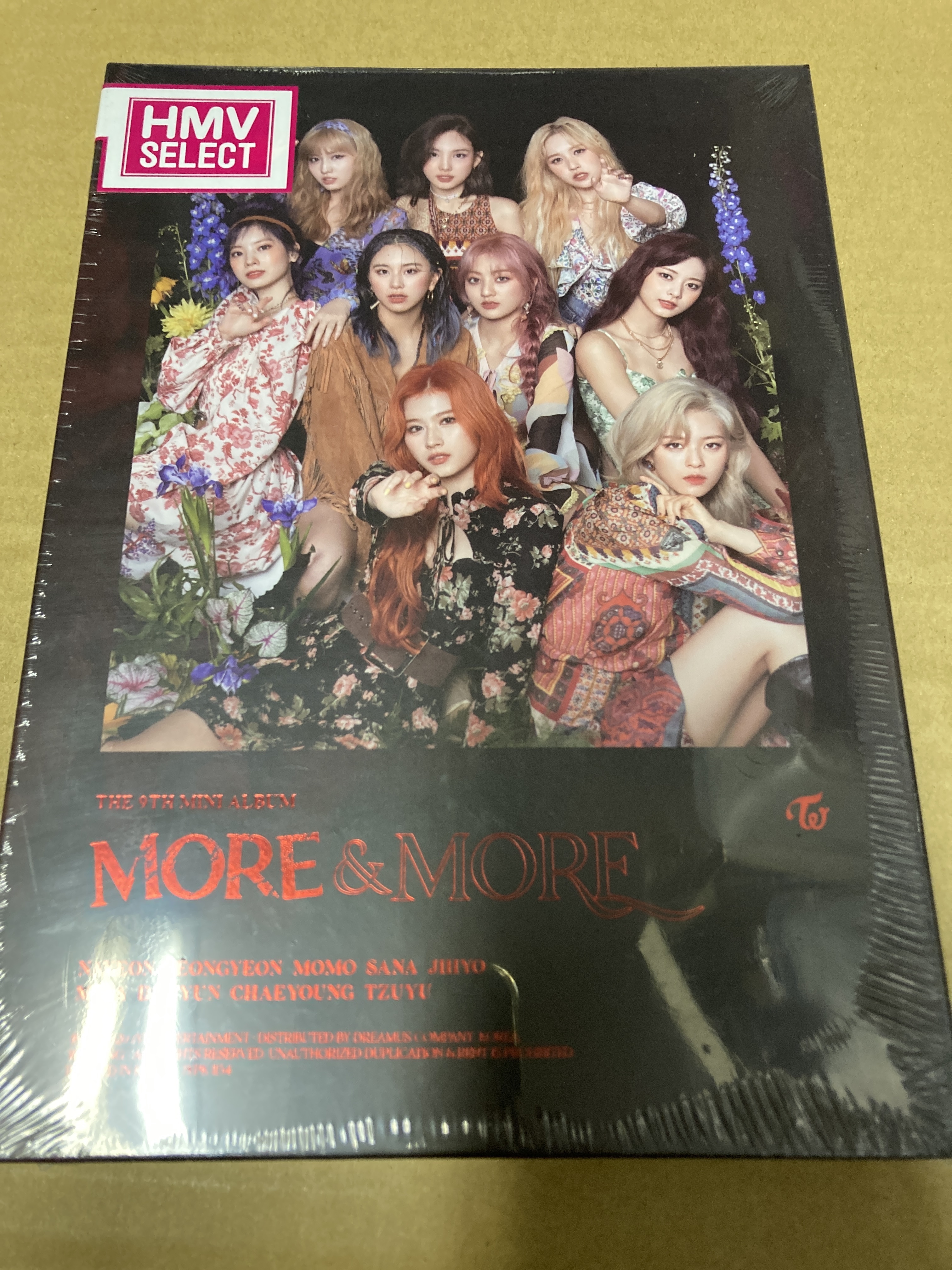 TWICE 9th Mini Album: MORE & MORE c 新品未開封