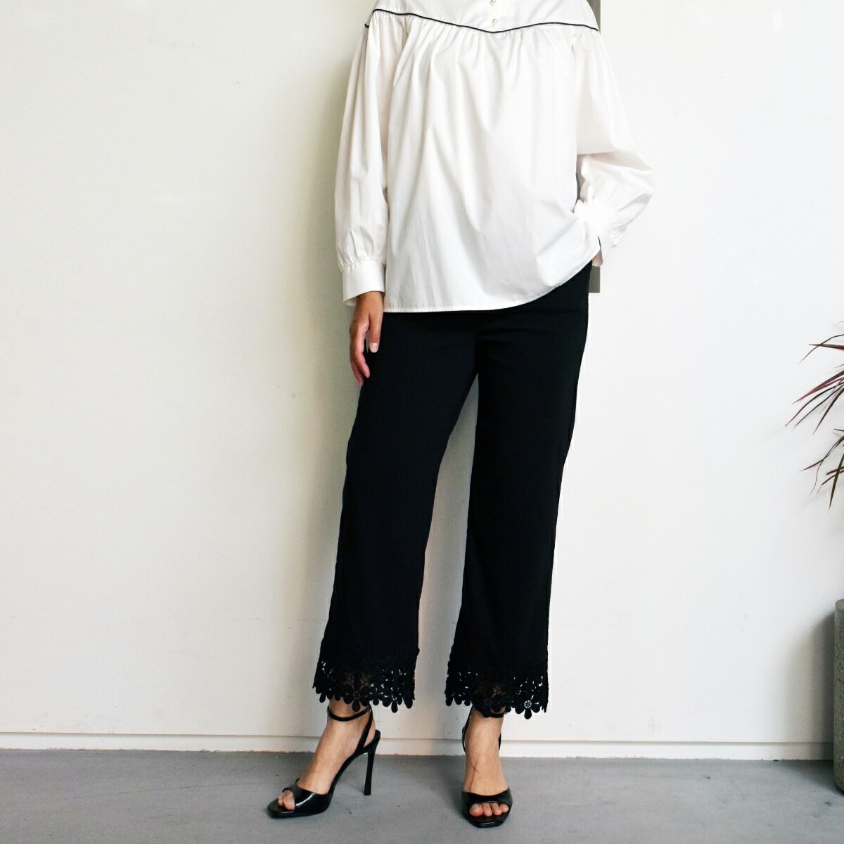 【靴下の岡本公式】17℃ レディース パンツ PT Romantic Lace 裾フラワーレース付き