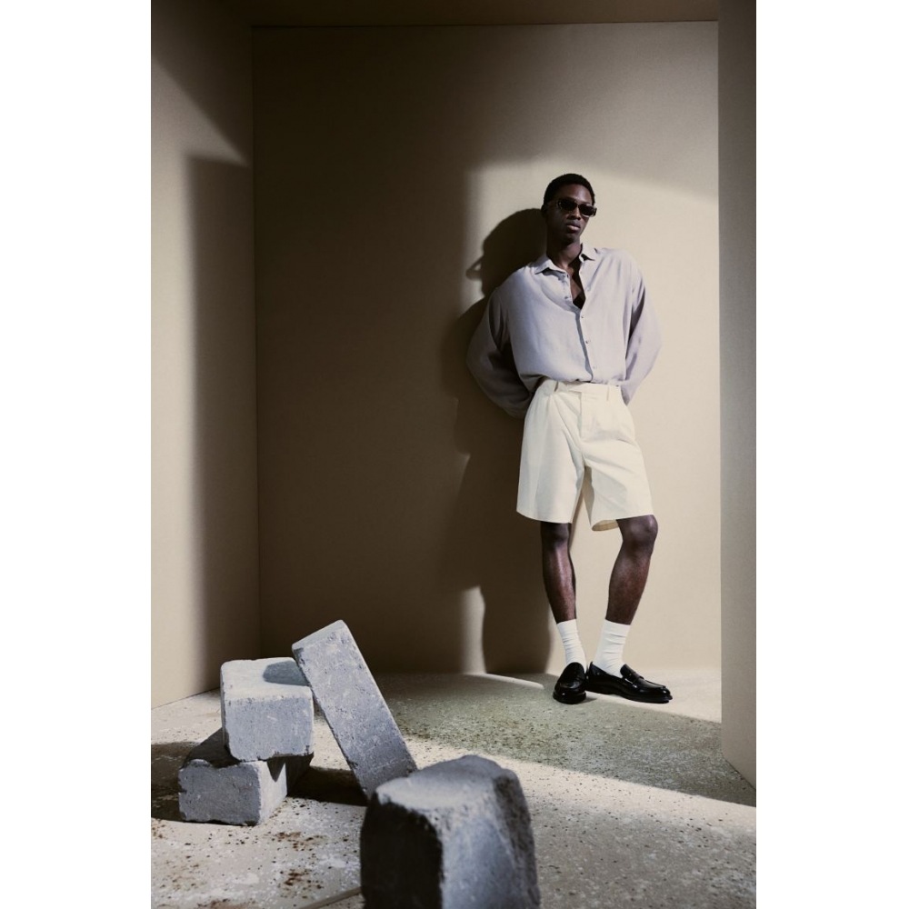 H&M リラックスフィットツイル バミューダショーツ クレームモデル