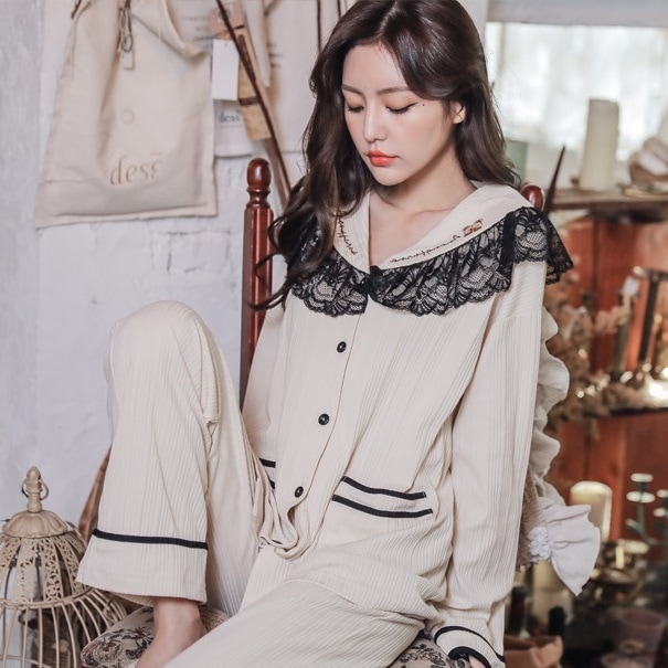 【日本未発売/送料無料】マタニティ パジャマ 襟付き Vネック レース パイピング 授乳口付き