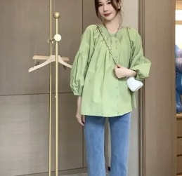 ブラウス マタニティウエア ゆったり ミモレ丈 長袖 クルーネック ストレート ワイド スマート 裾ワイド ふわふわ 前開き 透け感 シースルー 薄手 かわいい きれいめ シンプル カジュアル 大人