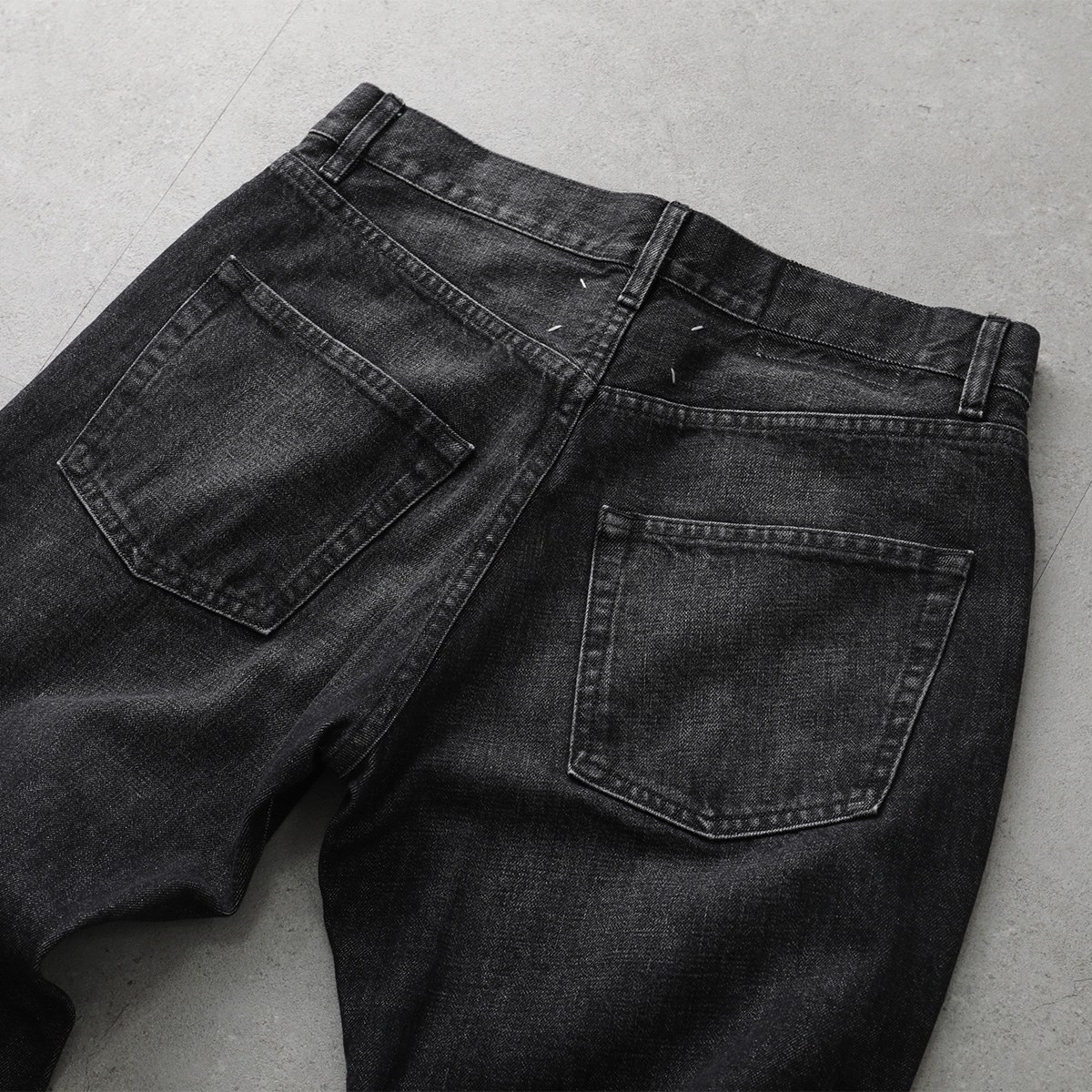 MAISON MARGIELA メゾンマルジェラ ジーンズ S67LA0043 M30036 メンズ デニムパンツ ストレートパンツ ボタンフライ コットン 962