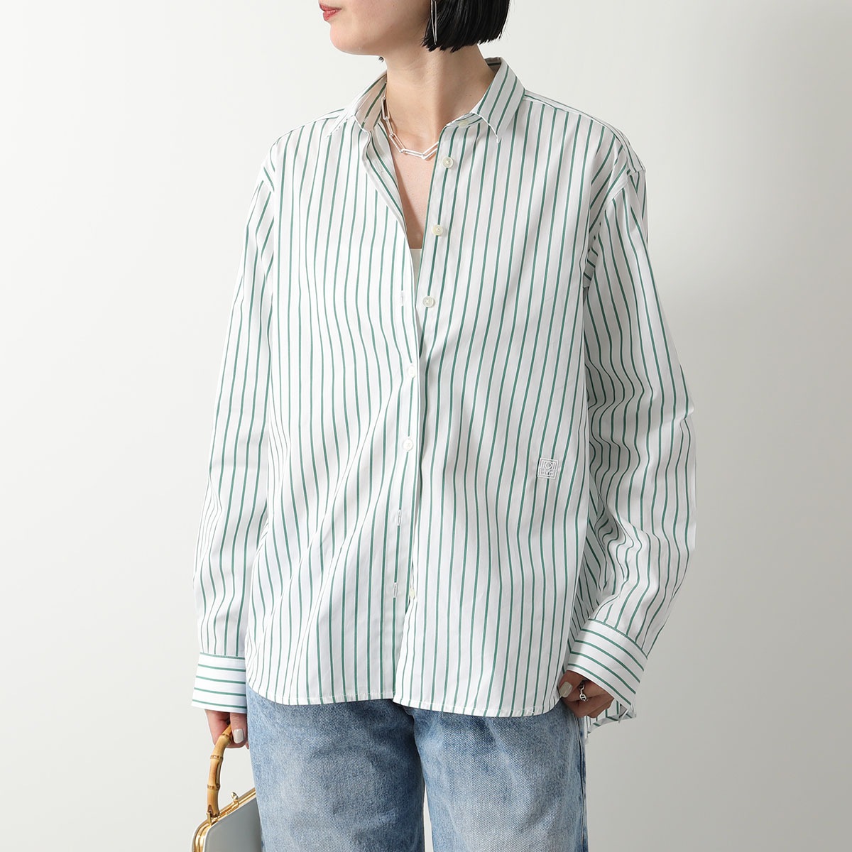 Toteme トーテム シャツ SIGNATURE COTTON SHIRT 234 WRT810 FB0132 レディース 長袖 ストライプ ロゴ刺繍 レギュラーカラー コットン P150/WHIT