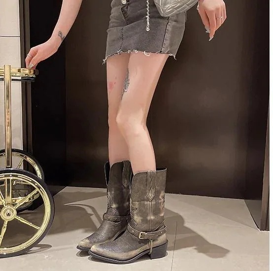 韓国 5cm ヒール ベルト付き ロングブーツ 靴 美脚 脚長 色っぽ風 女っぽローヒールカジュアルフェイクきれいめ 大人っぽ 上品 ウエスタンブーツ PUエコゆったり フェミニン