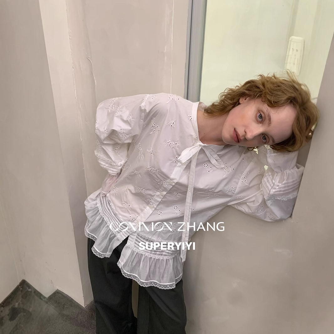 Cz Zhang Spring新しいマイクロパープルホローレースボーダースプレッチされたレースラウンドネック長袖テニスシャツ13005