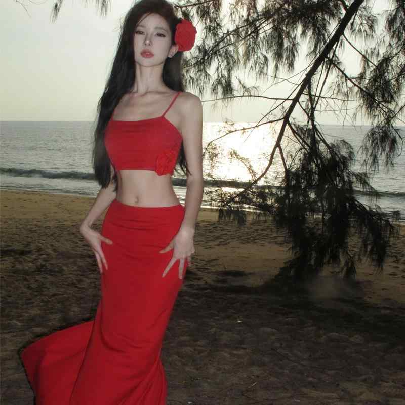 レディース ファッション ノースリーブ ベスト トップス 赤 エレガント ヒップライン フィット 塩味のある 大人 ツーピース セット 夏 服装 4,982円