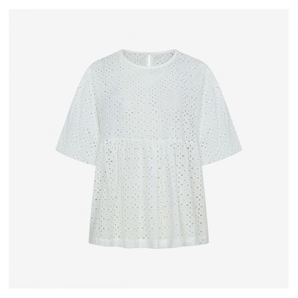 [ヴィッキー] コットンパンチングパフブラウス（TKBAF2465） 5,315円