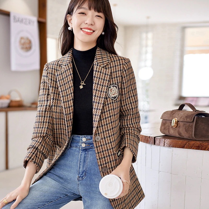 スーツジャケットファッションレトロ格子スーツコート2025秋の新しいバッジ通勤ウールスーツ上着