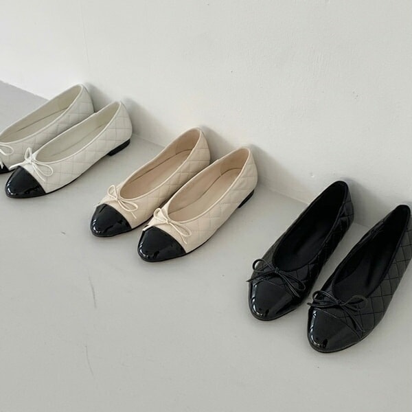 バレエシューズ パンプス りぼん リボン キャップトゥ レディース ぺたんこ 黒 白 ブラック ベージュ ホワイト 歩きやすい 痛くない カジュアル 靴 婦人靴 韓国 7,633円