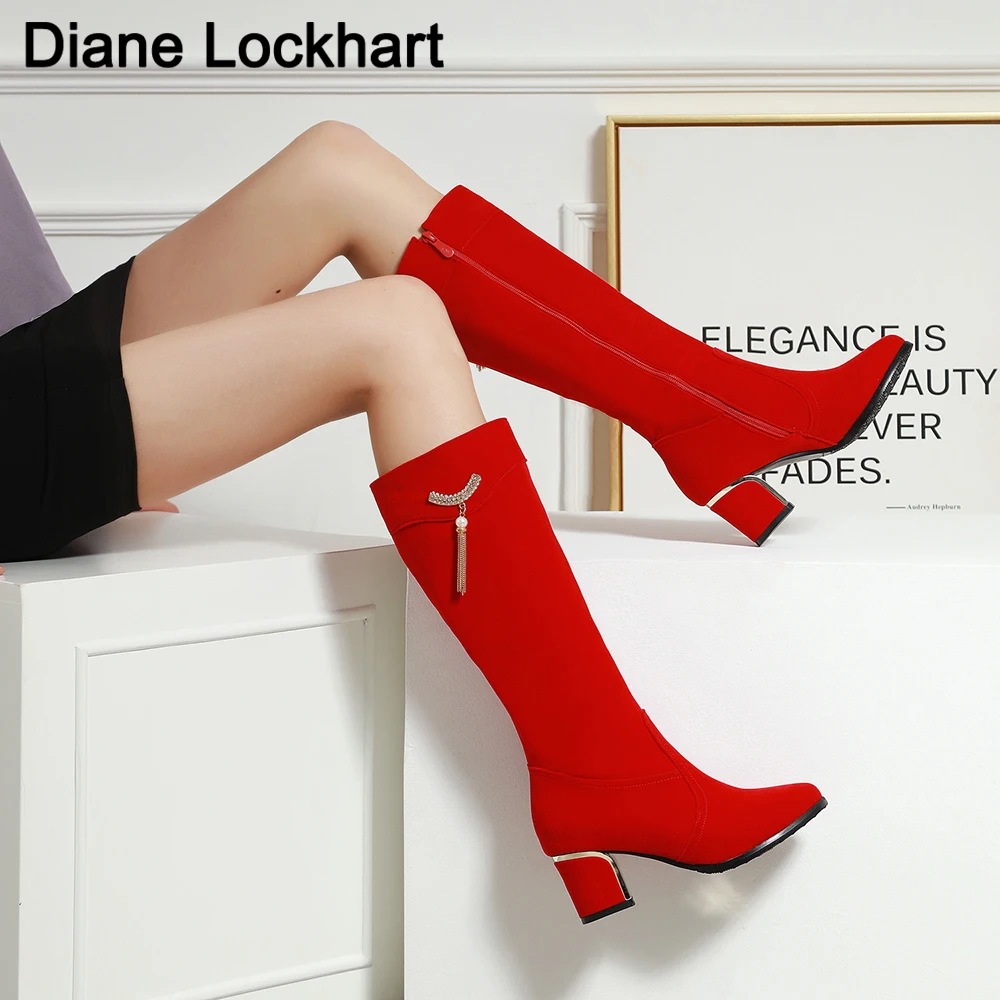 エレガントな女性の膝のブーツ ハイヒールのパーティーシューズ タッセル付きの冬のファッション 黒と赤 大きいサイズ32-43