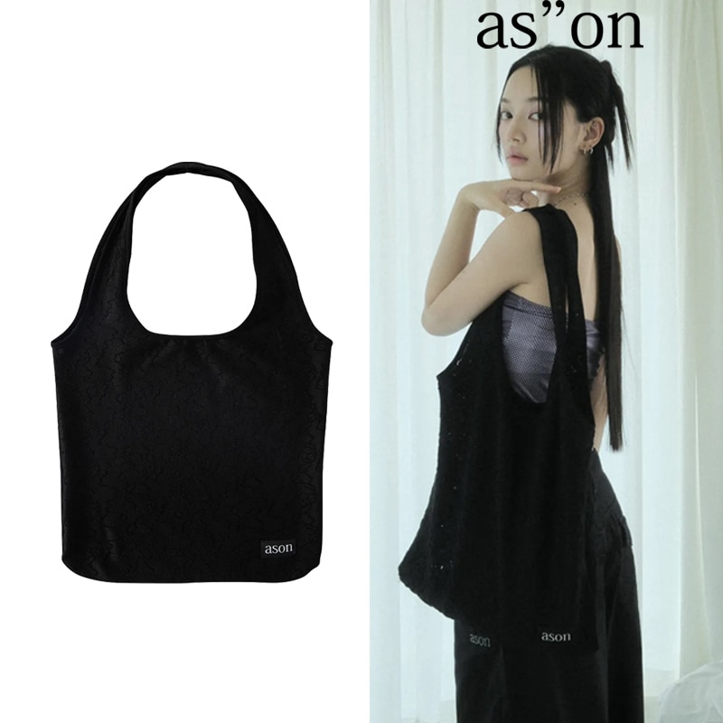 AS_P0000CKO SUMMIT BAG やわらか質感のスクエアトート 肩掛けで軽やか レース調の表情 ゆったり容量でデイリーに馴染む 落ち着いた雰囲気でコーデに溶け込む しなやかで心地よい