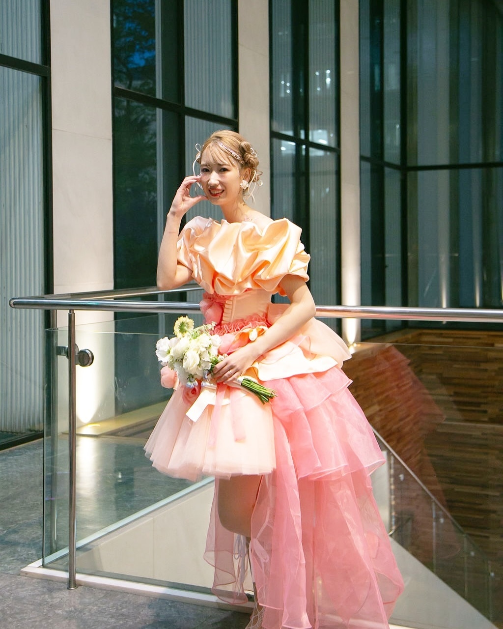 実例写真！パーティードレス コーラルピンク オフショルダー デザイン感 フィッシュテール オリジナルドレス