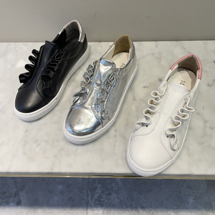 シューズ 靴 スニーカー レディースシューズ フラット ぺたんこ ペタンコ ラウンドトゥ フリル 歩きやすい 履きやすい 走れる 疲れにくい キラキラ かわいい きれいめ シンプル カジュアル