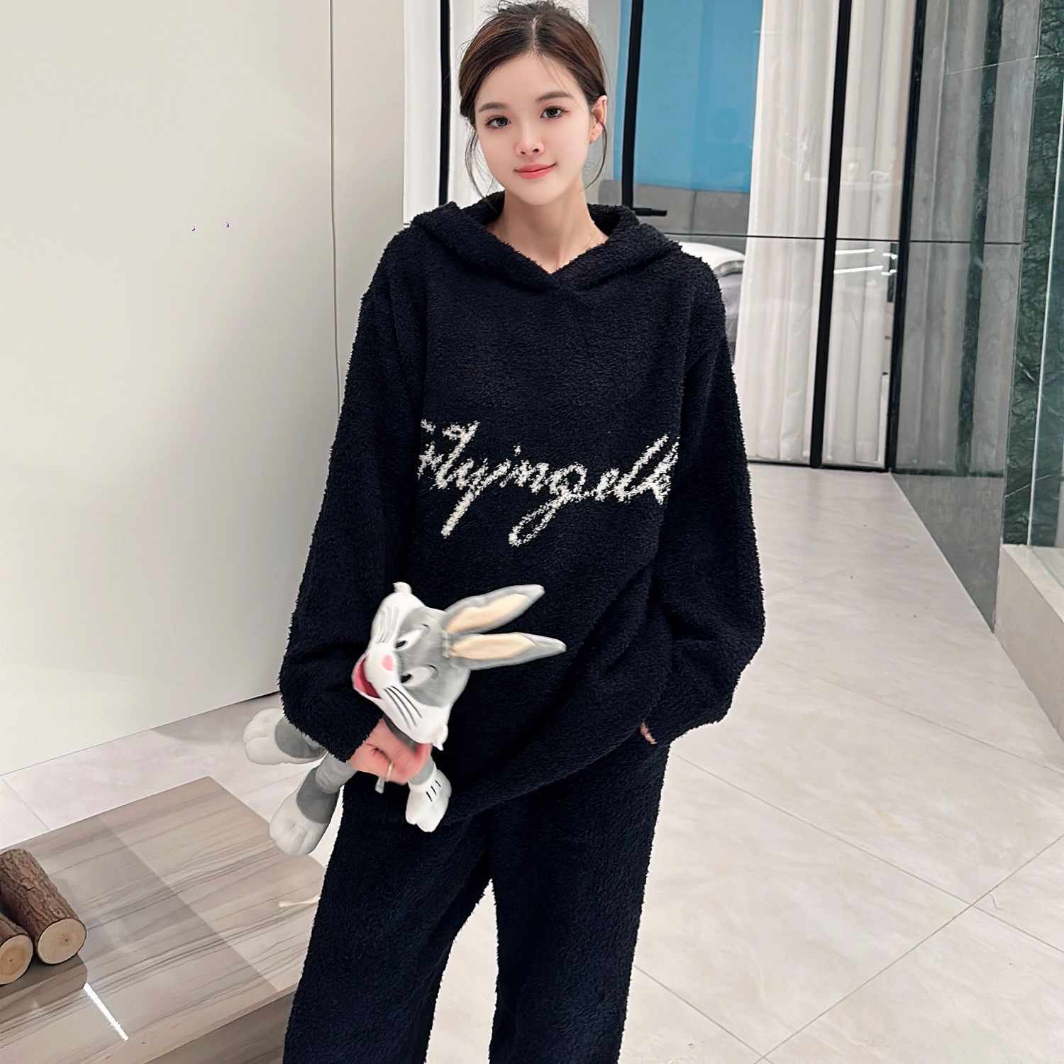 秋冬のかわいいアルファベットの少女トレンド甘くて厚くて暖かい連帽ふわふわルームウェアスーツは外着可能