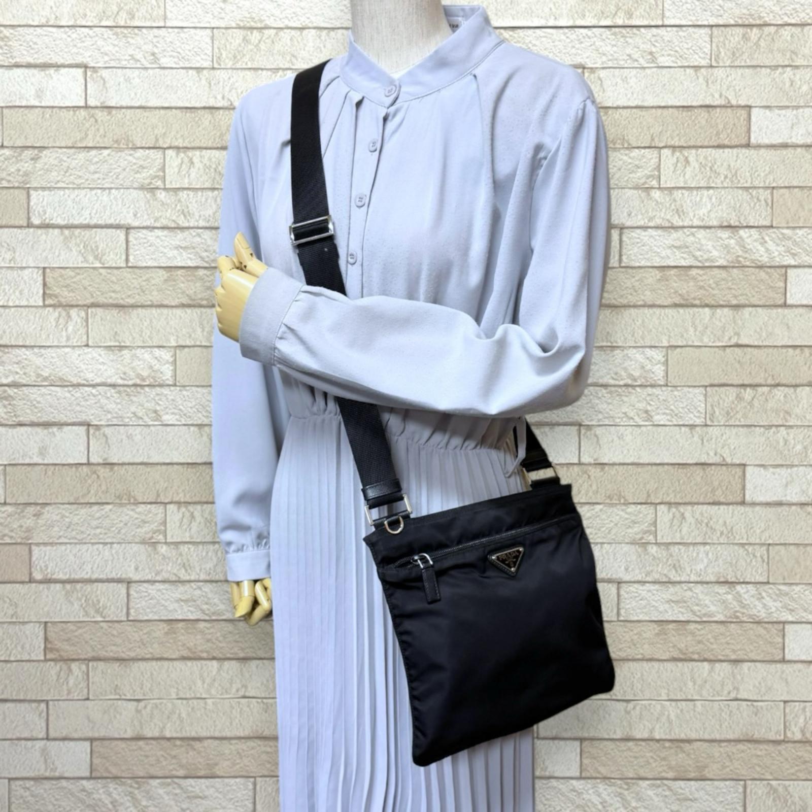 プラダ ショルダーバッグ ナイロン ブラック PRADA 中古