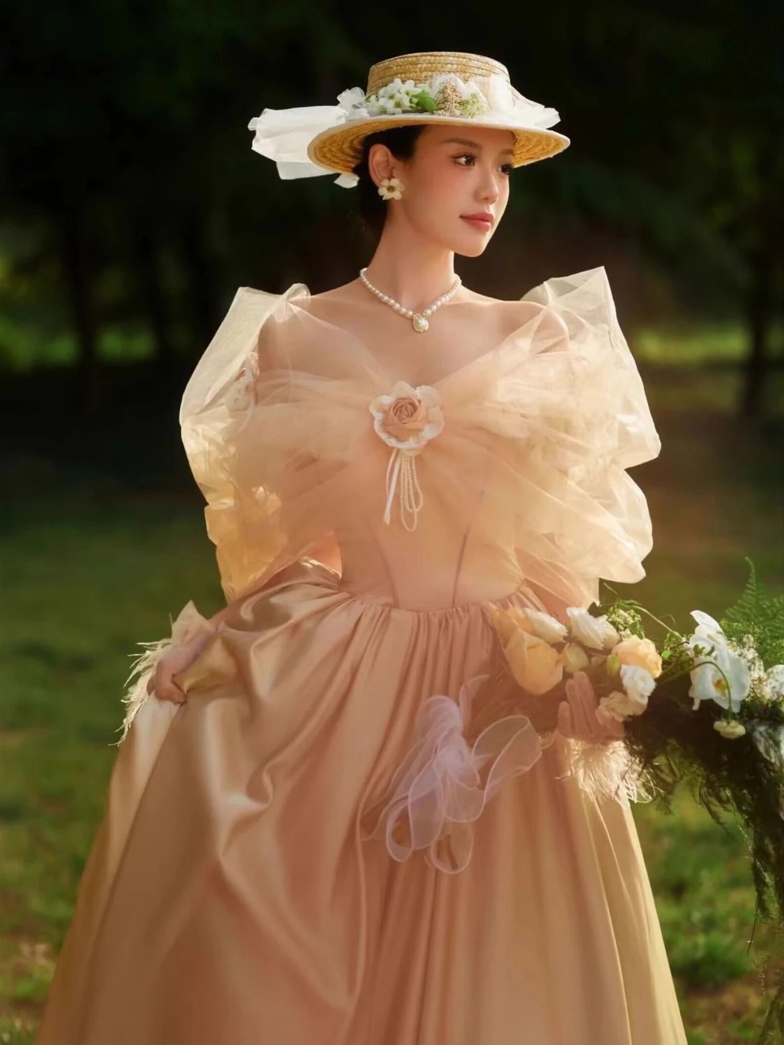 片方の肩のウェディングドレス写真スタジオ写真テーマテーマ衣料外のレトロサテンテールワンピースドレスドレス