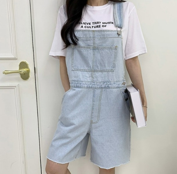 オーバーオール オールインワン デニムパンツ ショートパンツ ショート丈 ひざ丈 膝上 ノースリーブ ストレート ポケット デニム かわいい シンプル カジュアル おしゃれ かっこいい こなれ感 ラフ