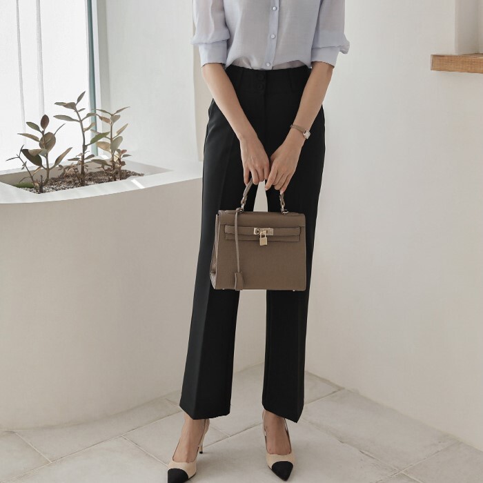 ボトムス パンツ ストレートパンツ 膝下 アンクル丈 細身 ストレート ポリエステル かわいい 大人可愛い きれいめ シンプル 大人 上品 おしゃれ お洒落 かっこいい 大人女子 こなれ感 クール