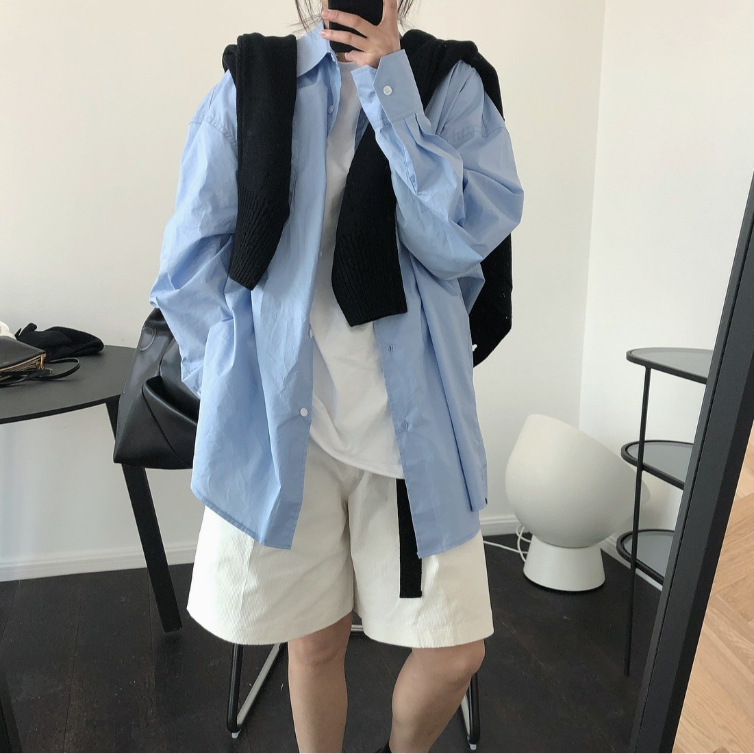 レディースシャツ青いシャツ春の新型韓国版の怠惰な風郭形襟シャツはゆったりとしたカジュアルで快適な肌の上着の女性である