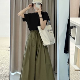 カットソー 無地 シンプル トップス Tシャツ シャツ ショート丈 レギュラー丈 半袖 Uネック スリム タイト 細身 ストレート ワイド スマート 裾イン 薄手 大人可愛い シンプル カジュアル