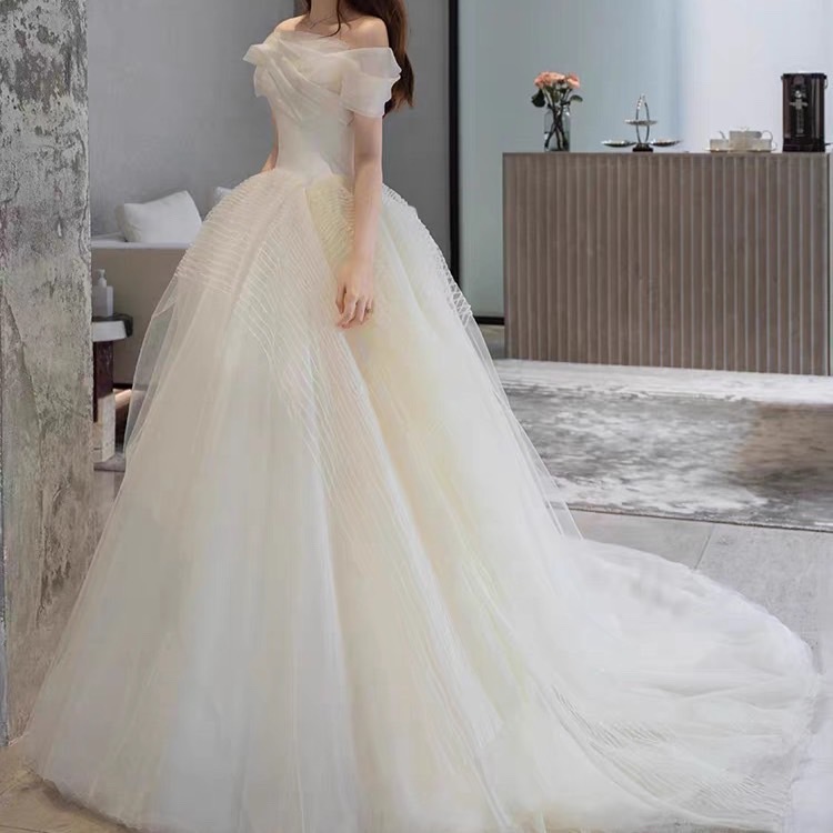 ウエディングドレス ブライダル レディース ロング 袖あり Aライン 背中開き フェミニン 美背中 ハイウエスト レースアップ 透け感 シースルー かわいい 大人可愛い きれいめ シンプル カジュアル