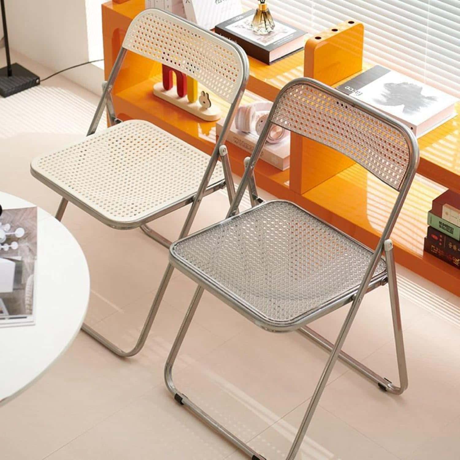 折り畳み透明チェア オフィス用アクリル椅子 金属製 省スペース会議椅子 一体型リビングチェア 滑り止めゴム足 組立不要コンパクトパイプイス カフェ喫茶店用