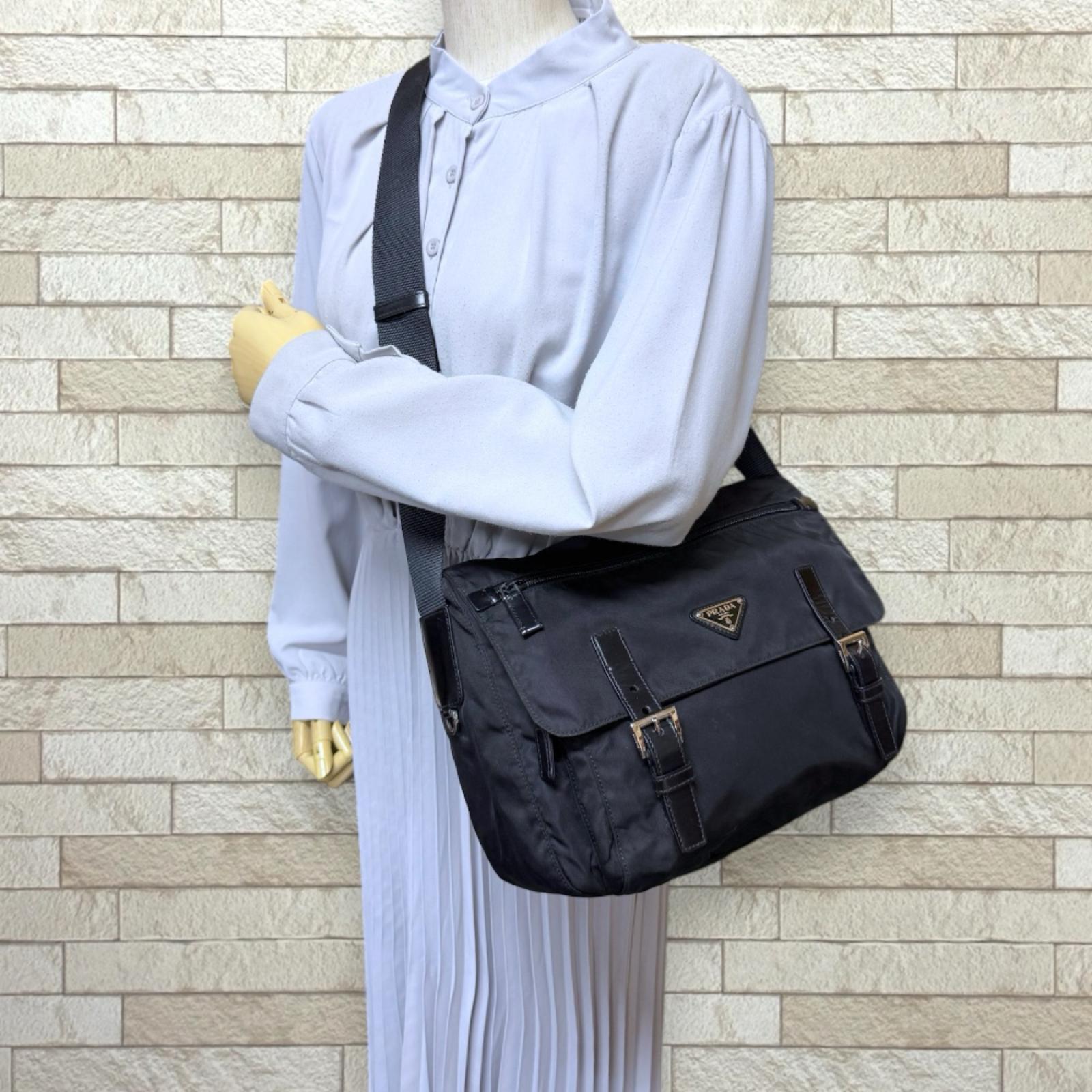 プラダ ショルダーバッグ ナイロン ブラック PRADA 中古