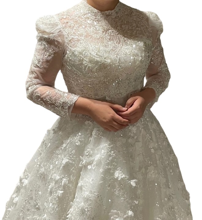 実例写真！ボレロのみ ウェディングドレス 七分袖 キラキラ光る刺繍 くるみボタン 結婚式 花嫁