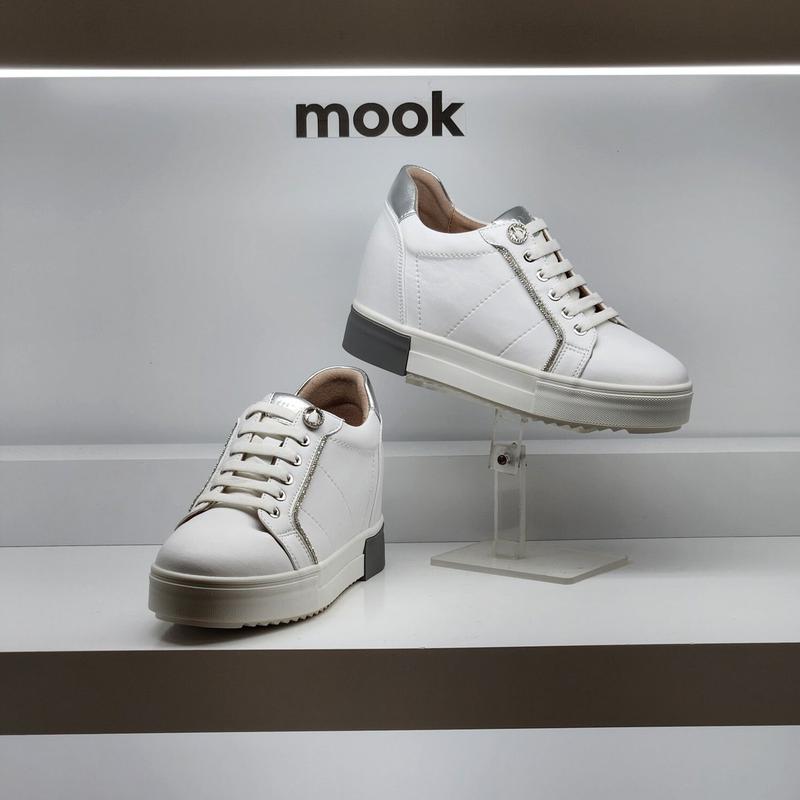 女性クリスタルトリミングヒドゥンヒールスニーカー 422303 AY TZHZ1SD