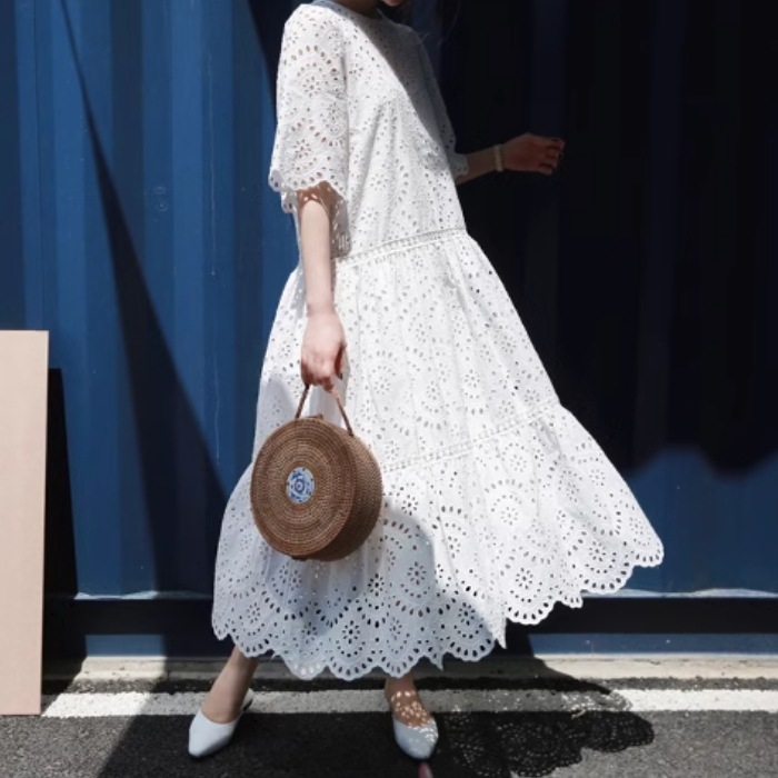 レディース ワンピース フレア 膝下 ミモレ 半袖 萌袖 ラウンドネック Aライン フェミニン レース 透け感 シースルー 薄手 かわいい きれいめ 上品 おしゃれ こなれ感 ガーリー エレガント