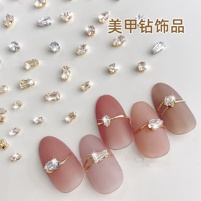 ネイルストーン♡光るストーン♡ 4255759675.jpg