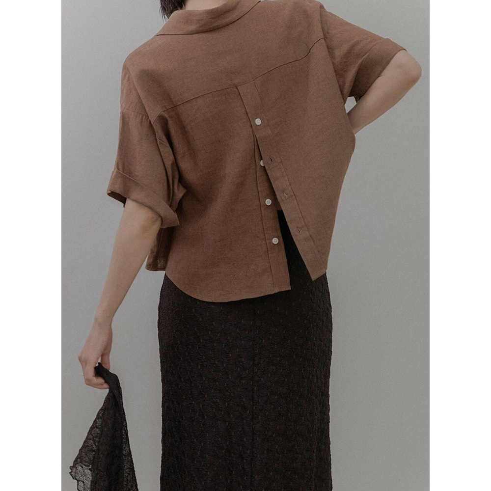 MEMUA リネンバックボタンクロップシャツ (ブラウン)