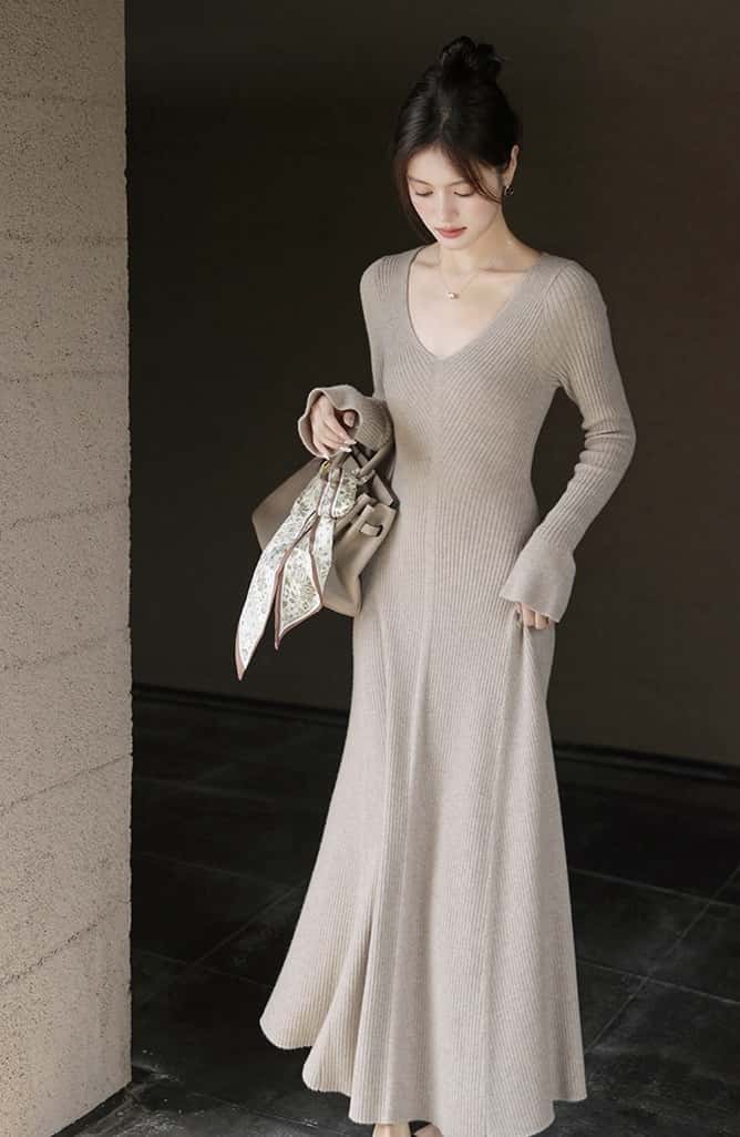 高品質新入 長袖 リブニット ワンピース レディース ミモレ丈 Vネック 無地 ゆったり ベルスリーブ 秋冬 カジュアル オフィス デート ベージュ ブラウン M L【LPIUTY】