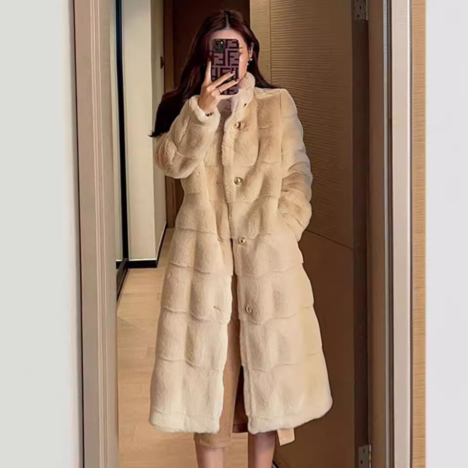 【2025新入荷】韓国人気商品 毛皮 皮毛一体 体型カバー トップス 冬はフリースで保温！レディース 厚手 アウター 防寒 大きいサイズ 暖かい ゆったり ふわふわ 華やか暖かい 本物 上質 人工ファ