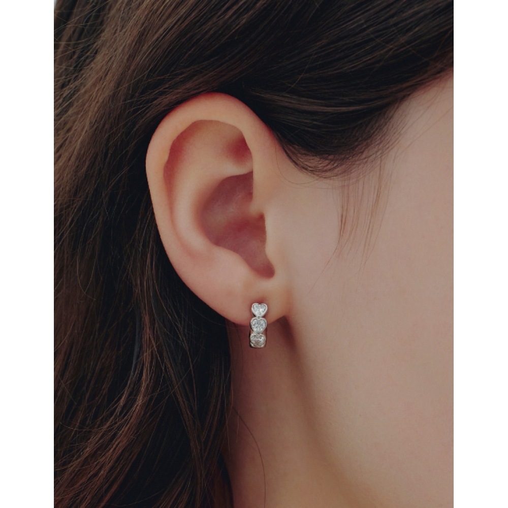 HYERES LOR エッセンス (W) ハートベゼルテニスワンタッチピアス HL4E65436WBXXX