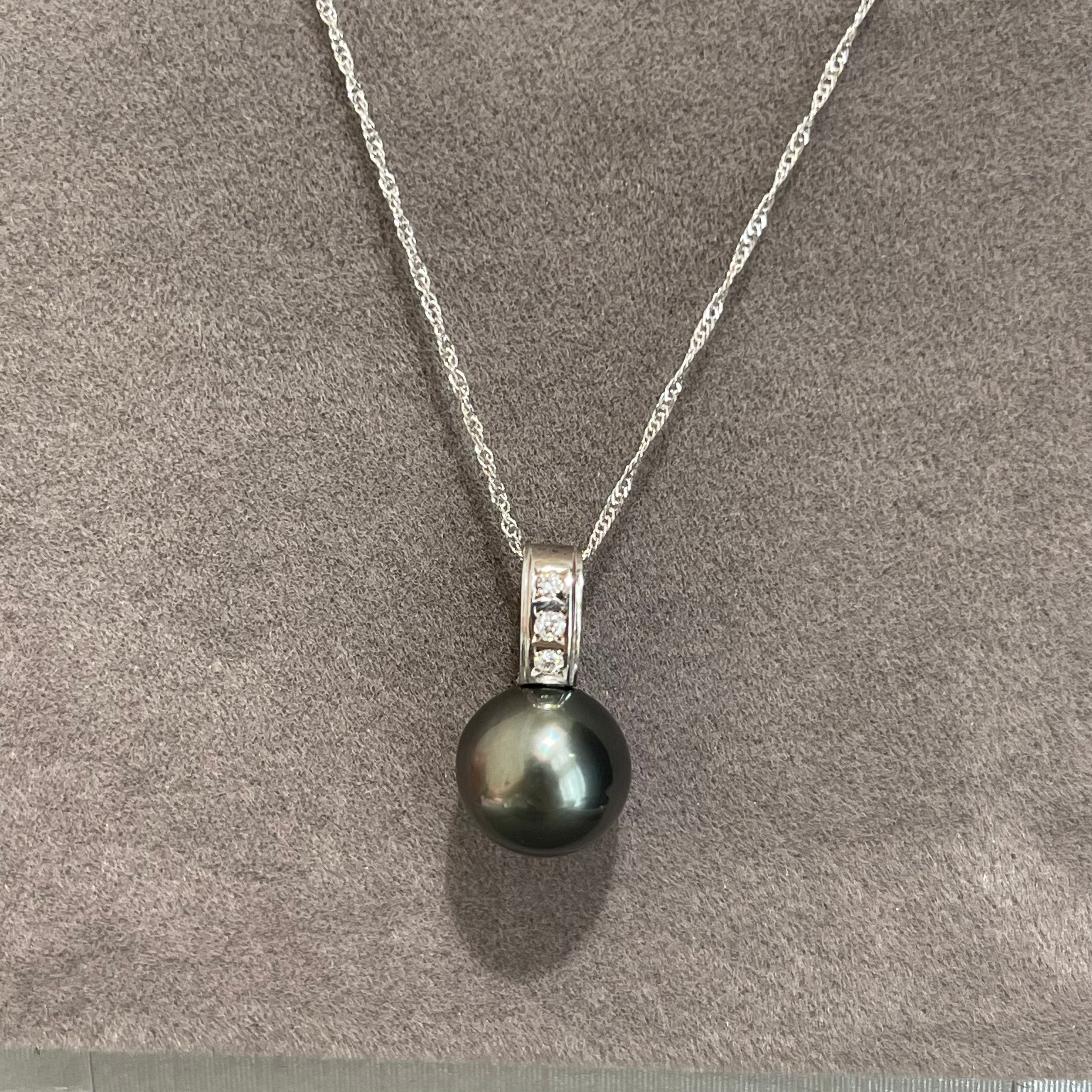 新品　K18WG　黒蝶真珠ダイヤモンドネックレス　ブラックパール　10ミリ　ダイヤモンド　0.05ct　タヒチ　おしゃれ　エレガント　N4552307080005