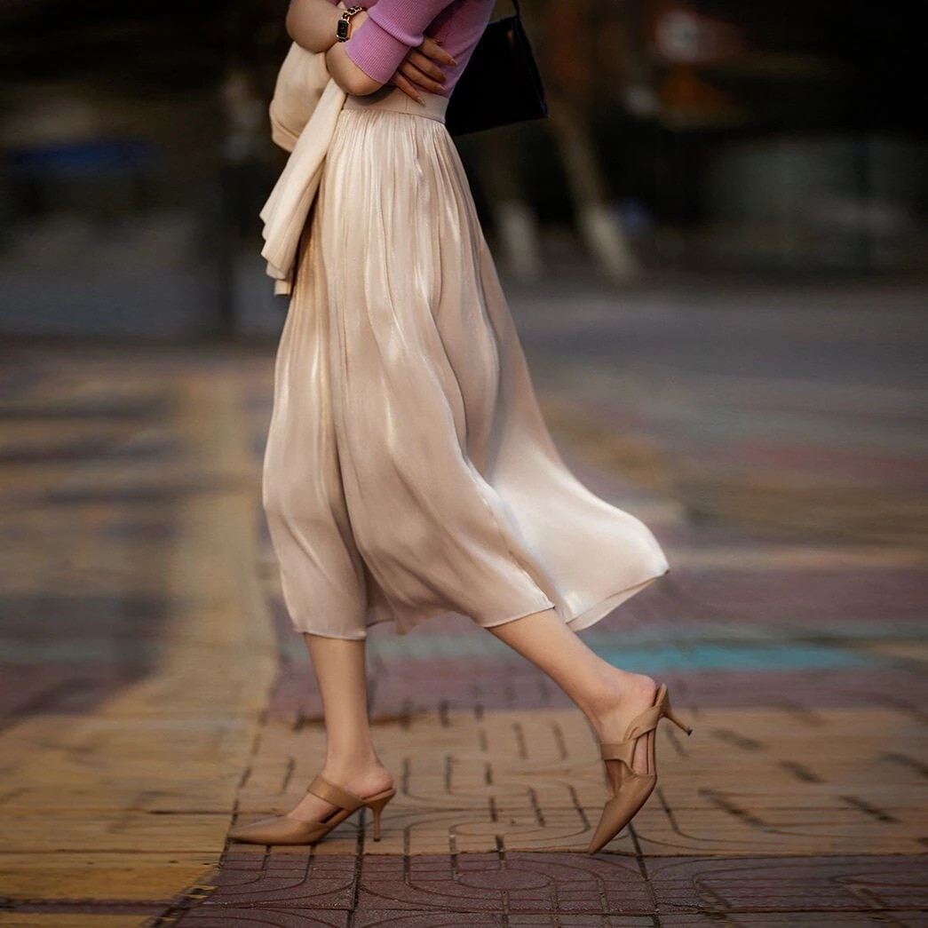 プリーツスカート 脚魅せミニスカート フレアスカート話題！サテンスカート光沢シルキープリーツ半身浴スカート シンプル通勤Lスリムスカート タイトスカート マーメイドスカートマキシスカート