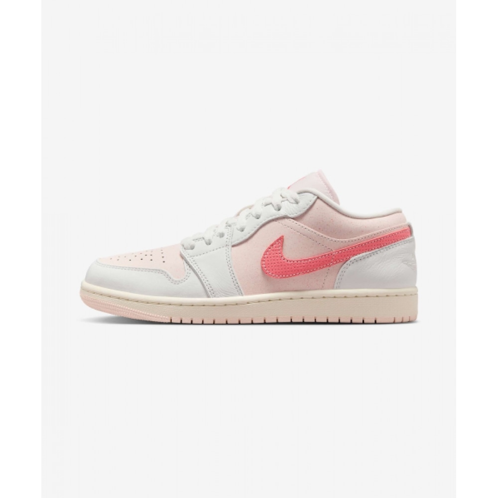 ナイキ エア ジョーダン 1 ロー SE W - サミットホワイト:ライトソフトピンク:セイル:マジックアンバー IB8156-133 18,447円