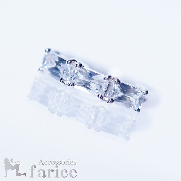 ３スクエアーキュービックジルコニア スレンダージュエリーリング