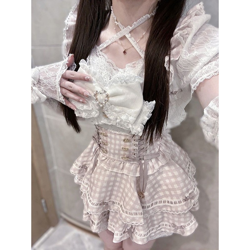 蝶ネクタイ付きのフィットトップスとチェック柄スカートが特徴的な和風の甘くて若々しいレディースツーピースセット