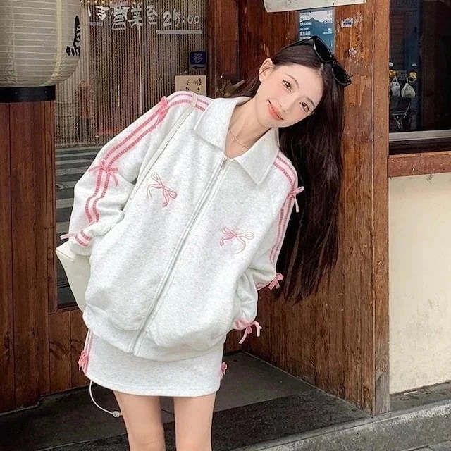 【 迅速な出荷 】2024 春夏 上下2点セット トップス お出かけ 羽織り ショート丈フルラウンドヘム ミニ丈ボトムス ストレート系 ゆったりレディーススタイルアップワイドお出かけトラック