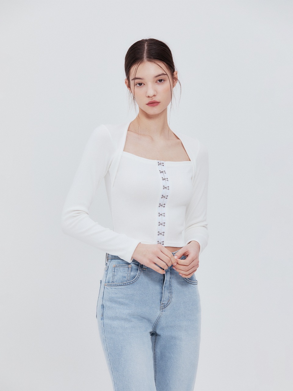 【NOT YOUR ROSE】 [チャン·ウォニョンジョイ着用] HOOK SQUARE TOP : WHITE