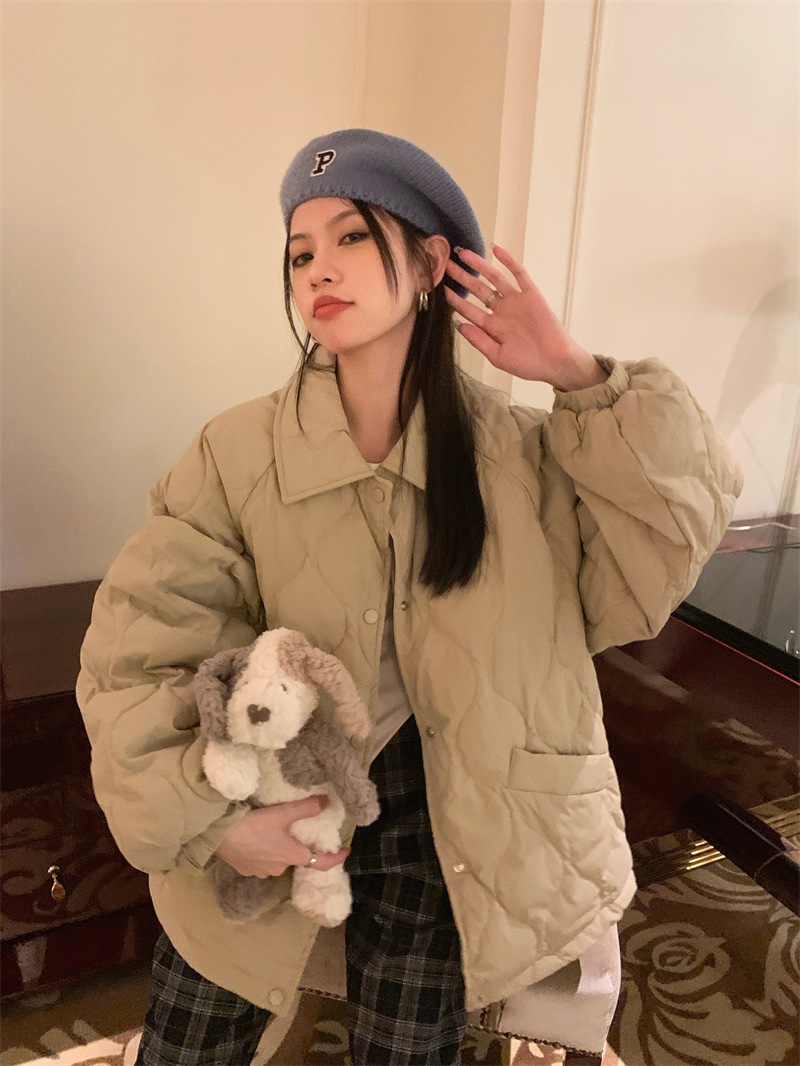 ふっくら中綿 あたたかい 冬 防寒あったか暖かいかわいい ブルゾン厚手アウターBF風無地羽織るハイネックファッション系大人ゆったりカジュアルストリートスタンドネックにサイズ丈シルエット秋レディース黑白