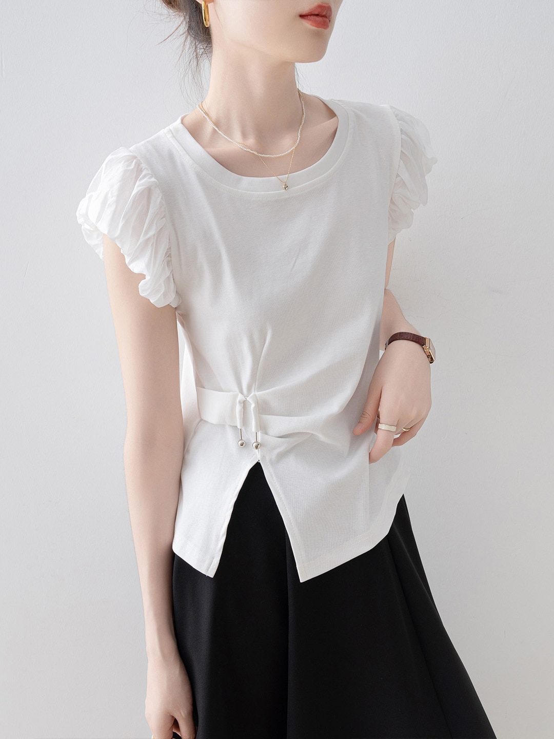 【1点ご購入 で10点プレゼントいたします】半袖女性Tシャツ2025白スレンダー丸首正肩が特にきれいな腰締めトップス