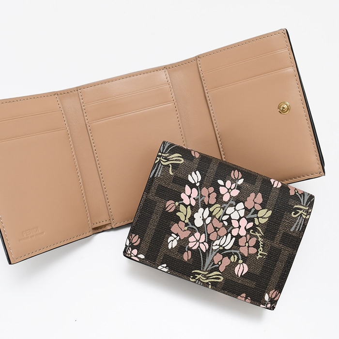 財布 ウォレット Flower Bouquet ブラウンFFファブリック 8M0480 AURF レディース ブラウン フラワープリント 三つ折り財布 ミニ財布