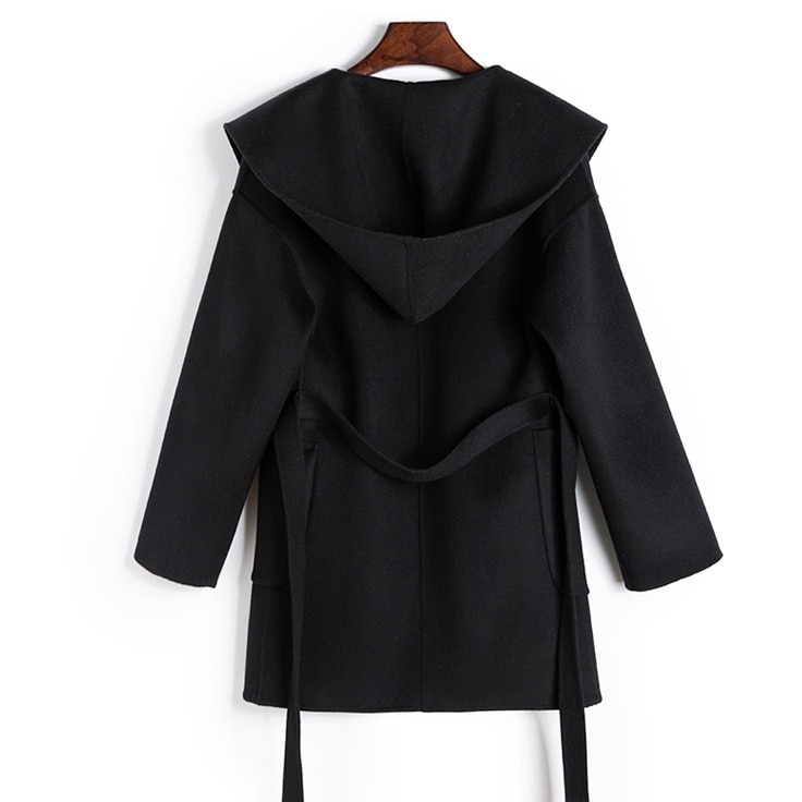 アウター ショートコート 長袖 襟付き 前開き ポケット ショート丈 ウエストベルト かわいい 大人可愛い きれいめ シンプル 上品 おしゃれ かっこいい カジュアル レトロ こなれ感 個性的 主役級