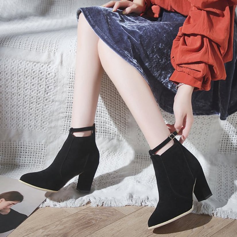 シューズ 靴 くつ l ブーツ レディースシューズ レディースブーツ ショートブーツ ヒール 7cmヒール ポインテッドトゥ ストラップ アンクルストラップ 痛くない 歩きやすい 履きやすい 暖かい