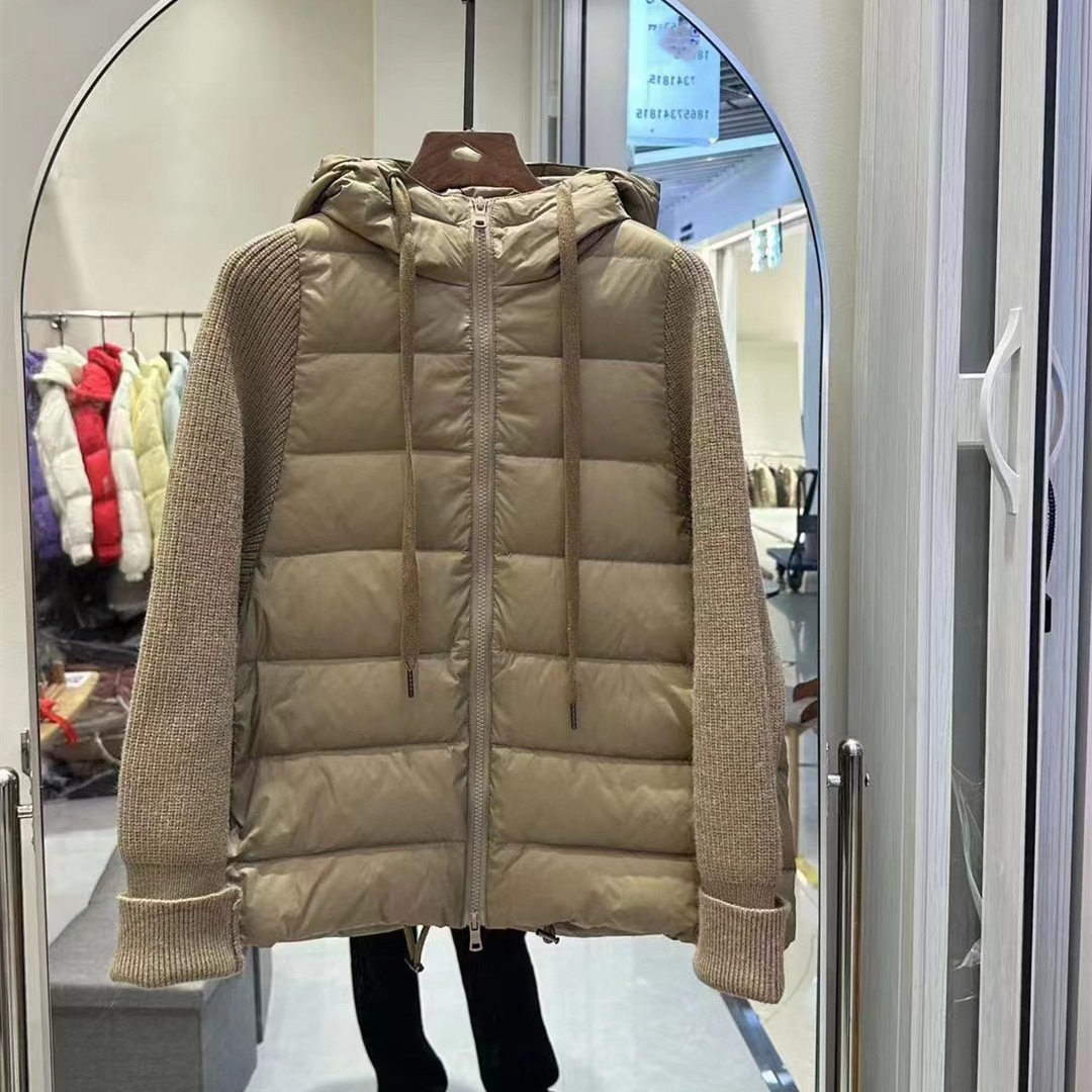 2025年秋冬 軽量 ダウンジャケット レディース カジュアル 万能 ショートスタイル スタイリッシュ ホワイトダックダウン ニットスリーブ フード付きジャケット トレンド