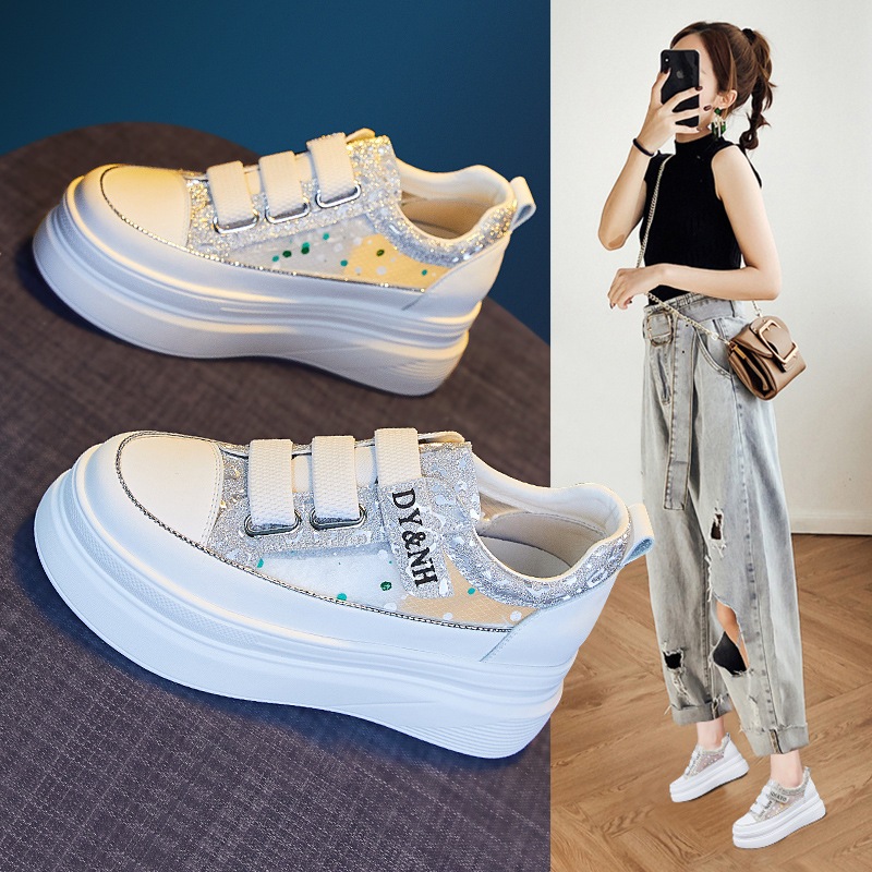 メッシュ通気性ホワイトシューズ女性用夏新作厚底プラットフォームメッシュシューズカジュアル万能本革インナーハイヒールレディースシューズ