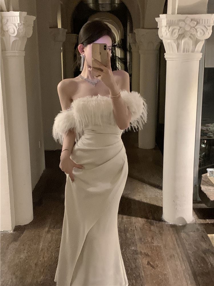 【高品質の製品】【3日出荷】ホワイトオフショルダーワンピース 2026年秋新作 令嬢風フォーマルドレス シルエットスリム ウェストイン お呼ばれドレス